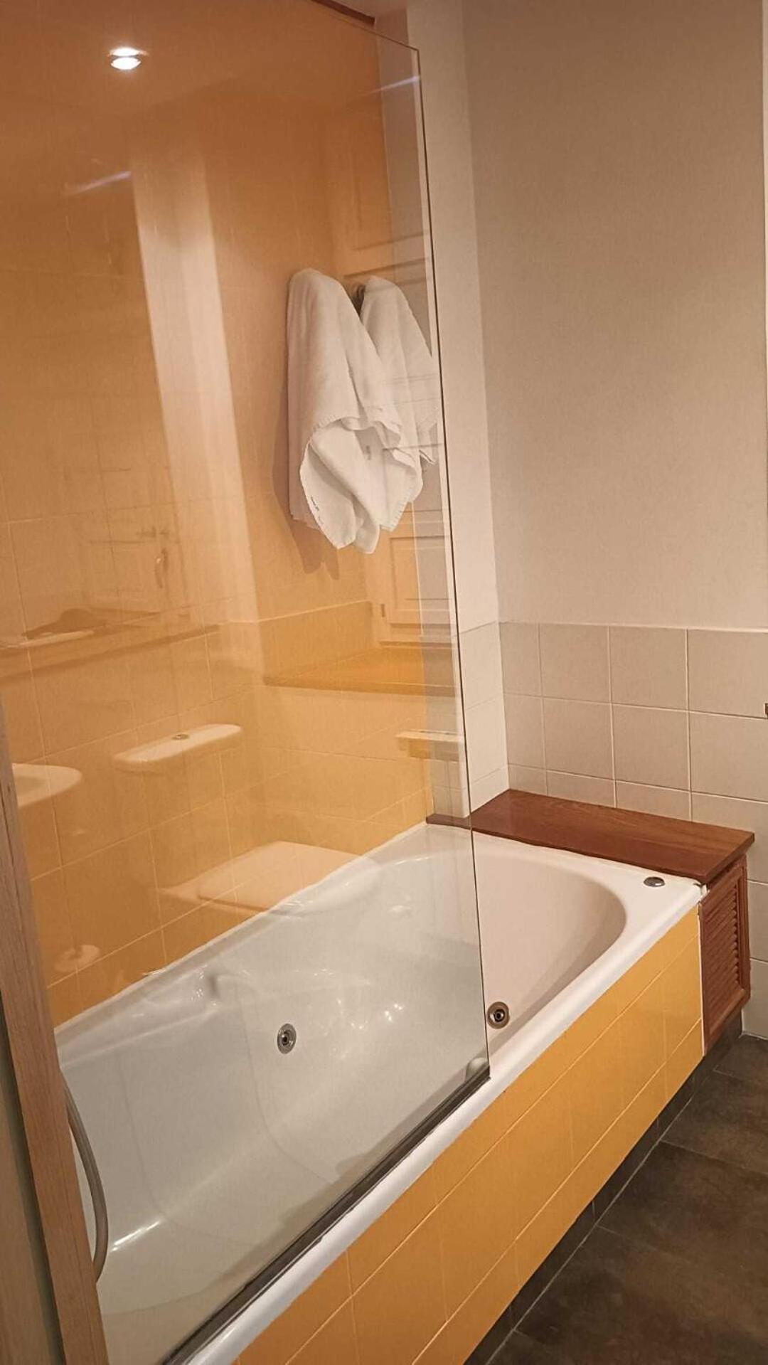 Gastro Hotel La Giraldilla 리어게인즈 객실 사진