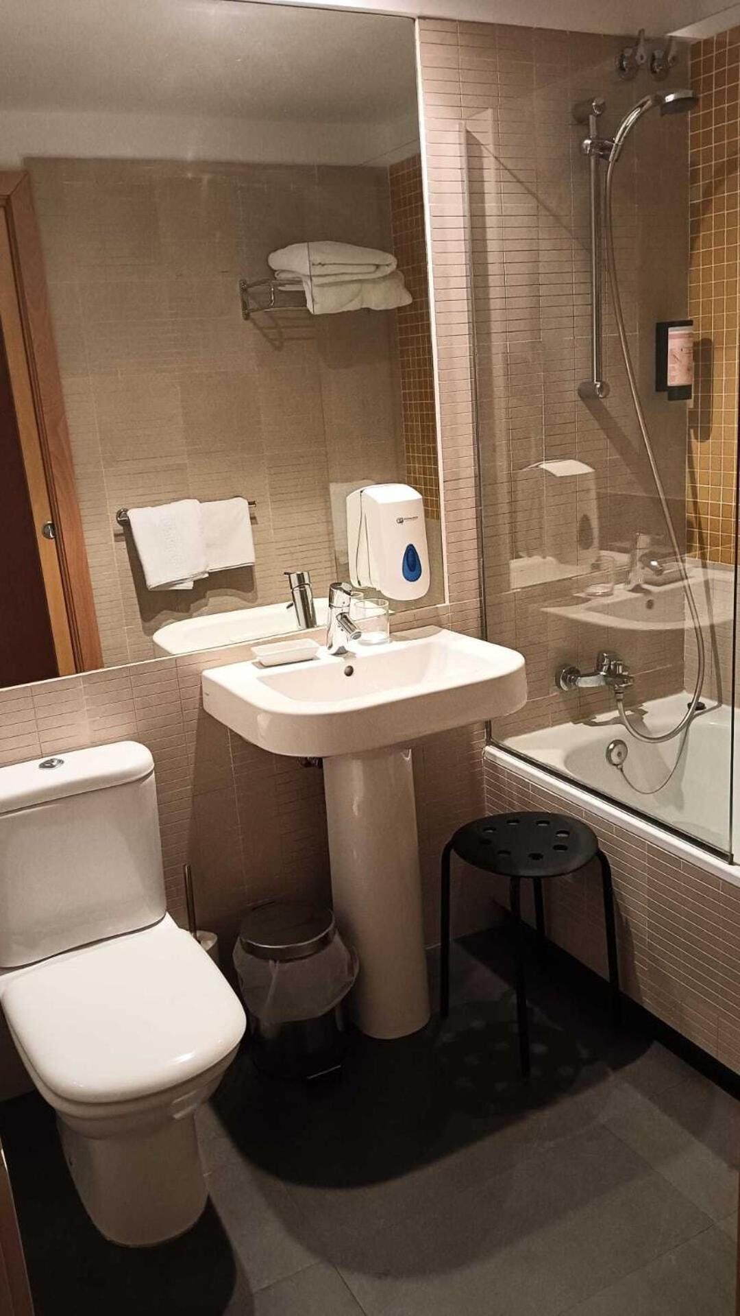 Gastro Hotel La Giraldilla 리어게인즈 객실 사진